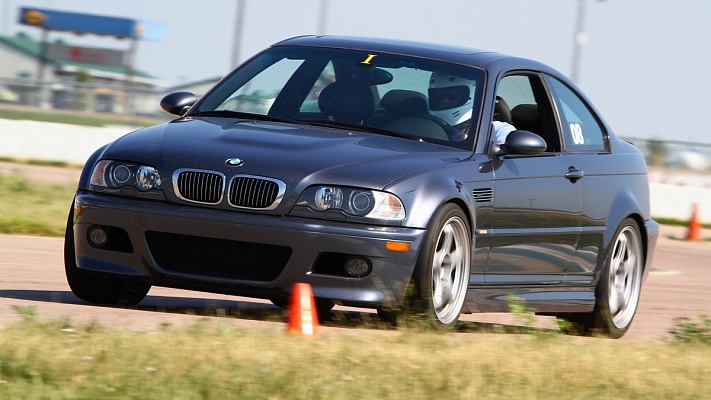 Контраварийное вождение в Казани. Ultra Подарки. Купить уроки контраварийного вождения в Казани. Научитесь водить машину в любых условиях! Сервис UltraPodarki.ru 8 800 505 95 30. Контраварийное вождение Казань, контраварийное вождение, экстремальное вождение Казань, экстремальное вождение, обучение вождению Казань, обучение вождению, вождение Казань, вождение,  курс вождения Казань, курс вождения, курсы экстремальное вождения Казань, курсы экстремального вождения, обучение в автошколе Казань, обучение в автошколе