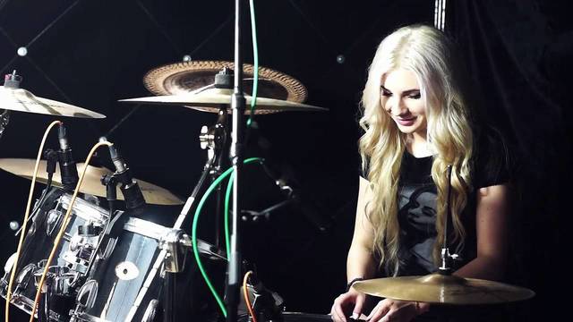 Купить игру на барабанах в Казани. Сервис Ultra Подарки. Хотите играть на барабанах? Купите сертификат на обучение игре на барабанах в Казани. Сервис UltraPodarki.ru 8 800 505 95 30. Игра на барабанах, уроки игры на барабанах, обучение игре на барабанах, барабан обучение, играть на барабанах, игра на барабанах сертификат, уроки на барабанах, игра на барабанах в Казани, уроки игры на барабанах в Казани, барабаны цена Казань, уроки на барабанах в Казани