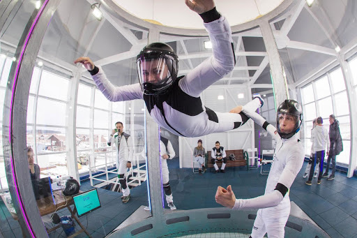 Полёт в аэротрубе  в Казани. Ultra Подарки. Полёт в аэротрубе  в Казани. Попробуйте полёт в аэротрубе . Сервис: UltraPodarki.ru 8 800 505 95 30. Полёт в аэротрубе , аэротруба Казань, полёт Казань