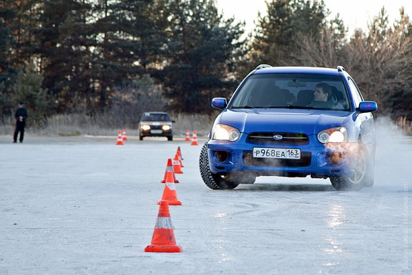 Контраварийное вождение в Казани. Ultra Подарки. Купить уроки контраварийного вождения в Казани. Научитесь водить машину в любых условиях! Сервис UltraPodarki.ru 8 800 505 95 30. Контраварийное вождение Казань, контраварийное вождение, экстремальное вождение Казань, экстремальное вождение, обучение вождению Казань, обучение вождению, вождение Казань, вождение,  курс вождения Казань, курс вождения, курсы экстремальное вождения Казань, курсы экстремального вождения, обучение в автошколе Казань, обучение в автошколе