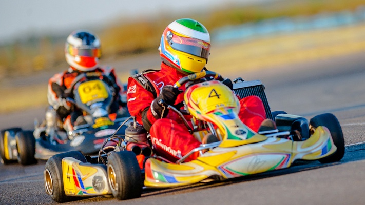 Картинг в Казани. ULTRA ПОДАРКИ. Купить картинг в Казани. Попробуйте участие в настоящей гонке и получите порцию незабываемых эмоций. Гонки на картах - это приятно и доступно. Сервис UltraPodarki.ru 8 800 505 95 30. Картинг Казань, картинг, гонки на картах Казань, гонки на картах, езда на карте Казань, езда на карте, купить картинг Казань, купить картинг, картинг цена Казань, картинг цена, картинг клуб Казань, картинг клуб, картинг центр, картинг центр Казань