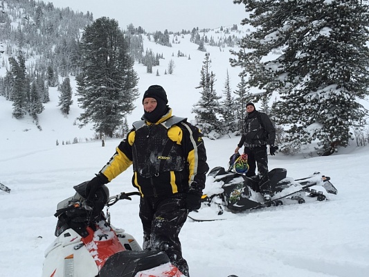 Катание на снегоходах в Казани в подарок. Сервис Ultra Подарки
. Подарочный сертификат на катание на снегоходах в Казани с друзьями. Закажите прокат снегоходов в подарок для мужчины по привлекательным ценам. Живописные маршруты для езды на снегоходах это отличная возможность активного отдыха. Сервис UltraPodarki.ru 8 800 505 95 30. катание на снегоходах, подарочный сертификат на катание на снегоходе, прокат снегоходов, прокат снегоходов Казань, катание на снегоходах Казань, езда на снегоходе