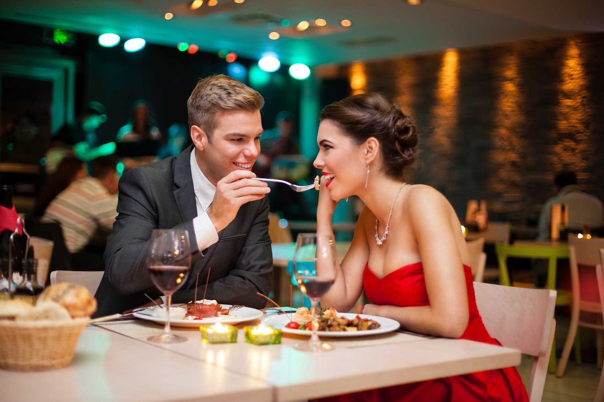Романтическое свидание в ресторане в Казани