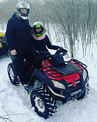 Катание на квадроциклах в Казани. Сервис Ultra Подарки. Подарочный сертификат на катание на квадроциклах в Казани. Закажите катание на квадроциклах недорого и наслаждайтесь активным отдыхом с друзьями. Выбирайте живописные маршруты для езды на квадроциклах. Сервис UltraPodarki.ru 8800-505-9530. Катание на квадроциклах, Прокат квадроциклов, езда на квадроцикле, прокат квадроциклов Казань, катание на квадроциклах Казань, Катание на квадроциклах зимой, Катание на квадроциклах летом, Сертификат на катание на квадроциклах 

