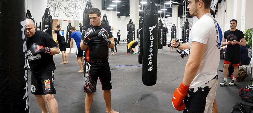 Смешанные единоборства в Казани. Сервис Ultra Подарки. Купить подарочный сертификат на смешанные единоборства в Казани. Опытные инструкторы обучат вас ММА. Сервис UltraPodarki.ru 8 800 505 95 30. Смешанные единоборства, бои без правил, ММА, смешанные единоборства в Казани, UFC, смешанные боевые искусства, бои без правил Казань, UFC Казань, смешанные боевые искусства Казань, ММА Казань, занятия ММА Казань
