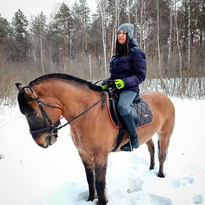 Конная прогулка в Казани. Подарочные сертификаты Ultra Подарки. Купить оригинальный подарок или подарочный сертификат на Конную прогулку в Казани. Сервис UltraPodarki.ru 8-800-505-9530. Катание на лошадях, Прогулка на лошади, Прогулка на лошадях для двоих, КАЗАЧКА, конный клуб, Конный клуб, конная прогулка, конная прогулка в Казани