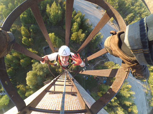 Роупджампинг - прыжки с верёвкой в Казани. Подарочные сертификаты Ultra Подарки. Роупджампинг в Казани - Экстремальный оригинальный подарок или подарочный сертификат на Роупджампинг - прыжки с верёвкой. Сервис UltraPodarki.ru 8-800-505-95-30. роупджампинг Казань, прыжок веревка Казань, роупджампинг, прыжок веревка, прыжок с веревкой, Подарок, подарочный сертификат, экстрим, экстремальный подарок