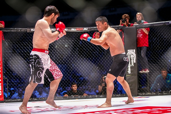 Смешанные единоборства в Казани. Сервис Ultra Подарки. Купить подарочный сертификат на смешанные единоборства в Казани. Опытные инструкторы обучат вас ММА. Сервис UltraPodarki.ru 8 800 505 95 30. Смешанные единоборства, бои без правил, ММА, смешанные единоборства в Казани, UFC, смешанные боевые искусства, бои без правил Казань, UFC Казань, смешанные боевые искусства Казань, ММА Казань, занятия ММА Казань
