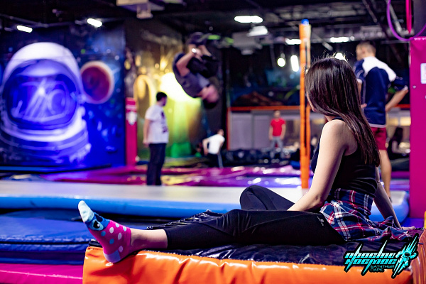  Батутный центр в Казани. Сервис Ultra Подарки. Купить подарочный сертификат в батутный центр, попробуйте прыжки на батуте в Казани. Сервис UltraPodarki.ru 8 (800) 555 95-30.. Батутный центр , батутный центр, батутный центр цены, батутный центр в Казани,  батутный парк, батут прыгать, прыжки +на батуте, батут Казань, батут спорт