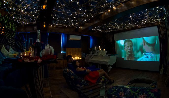 Романтическое свидание в кинотеатре в Казани. Ultra Подарки. Купить романтическое свидание в кинотеатре в Казани. Подарите самым близким незабываемые моменты и признайтесь в искренних чувствах. Сервис UltraPodarki.ru 8-800-505-95-30. Романтическое свидание в кинотеатре в Казани, свидание в Казани, свидание в кинотеатре, сертификат на свидание в кинотеатре, сертификат на свидание в Казани, купить свидание, купить свидание Казань, первое свидание, девушка свидание, хороший кинотеатре, романтический кинотеатре, романтический вечер, романтический ужин, романтические любимому, романтическая музыка