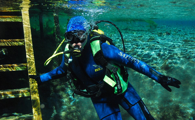 Дайвинг в Казани глубокое погружение с аквалангом. Ultra Подарки. Дайвинг. Купить дайвинг в Казани, обучение глубокому погружению, арендовать акваланг и подводное снаряжение. UltraPodarki.ru 8 800 505 95 30. дайвинг погружение Казань, подводное плавание Казань, дайвинг клуб Казань, подарочные сертификаты, глубокое погружение, погружение с аквалангом Казань, дайвинг центр Казань, купить дайвинг Казань