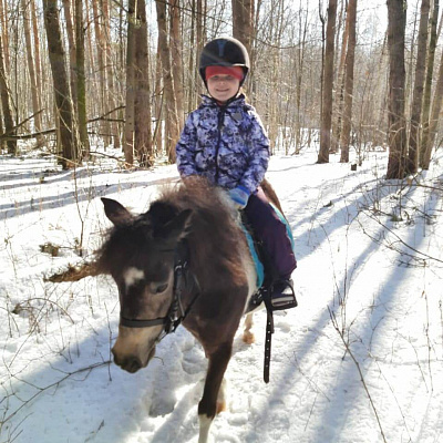 Конная прогулка в Казани. Подарочные сертификаты Ultra Подарки. Купить оригинальный подарок или подарочный сертификат на Конную прогулку в Казани. Сервис UltraPodarki.ru 8-800-505-9530. Катание на лошадях, Прогулка на лошади, Прогулка на лошадях для двоих, КАЗАЧКА, конный клуб, Конный клуб, конная прогулка, конная прогулка в Казани