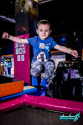  Батутный центр в Казани. Сервис Ultra Подарки. Купить подарочный сертификат в батутный центр, попробуйте прыжки на батуте в Казани. Сервис UltraPodarki.ru 8 (800) 555 95-30.. Батутный центр , батутный центр, батутный центр цены, батутный центр в Казани,  батутный парк, батут прыгать, прыжки +на батуте, батут Казань, батут спорт