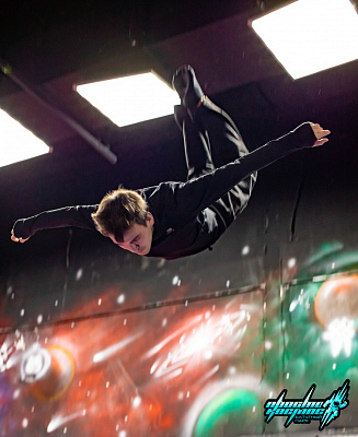  Батутный центр в Казани. Сервис Ultra Подарки. Купить подарочный сертификат в батутный центр, попробуйте прыжки на батуте в Казани. Сервис UltraPodarki.ru 8 (800) 555 95-30.. Батутный центр , батутный центр, батутный центр цены, батутный центр в Казани,  батутный парк, батут прыгать, прыжки +на батуте, батут Казань, батут спорт