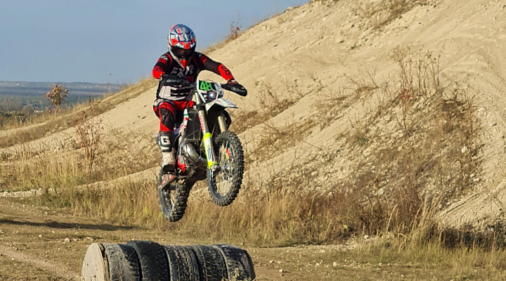 Катание на мотоцикле в Казани. ULTRA ПОДАРКИ. Купить катание на мотоцикле в Казани. Попробовав езду на мотоциклах, вы получите порцию адреналина и невероятные эмоции. Сервис: UltraPodarki.ru 8 800 505 95 30.. Катание на мотоцикле в Казани, прокат мотоциклов Казань, катание на мотоциклах, прокат мотоцикла, езда на мотоцикле Казань, езда на мотоцикле, мотопрогулка Казань, мотопрогулка