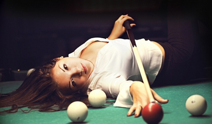 Игра в бильярд Казань.Ultra Подарки. Игра в бильярд Казань. Попробуйте настоящий бильярд, в бильярдном клубе. Сервис: UltraPodarki.ru 8 800 505 95 30. Игра в бильярд, игра в бильярд Казань, русский бильярд, русский бильярд Казань, бильярдный клуб, бильярдный клуб Казань, бильярд Казань, купить бильярд Казань