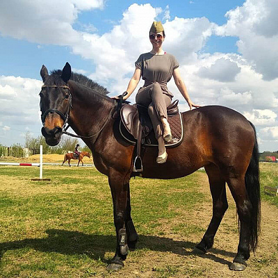 Конная прогулка в Казани. Подарочные сертификаты Ultra Подарки. Купить оригинальный подарок или подарочный сертификат на Конную прогулку в Казани. Сервис UltraPodarki.ru 8-800-505-9530. Катание на лошадях, Прогулка на лошади, Прогулка на лошадях для двоих, КАЗАЧКА, конный клуб, Конный клуб, конная прогулка, конная прогулка в Казани